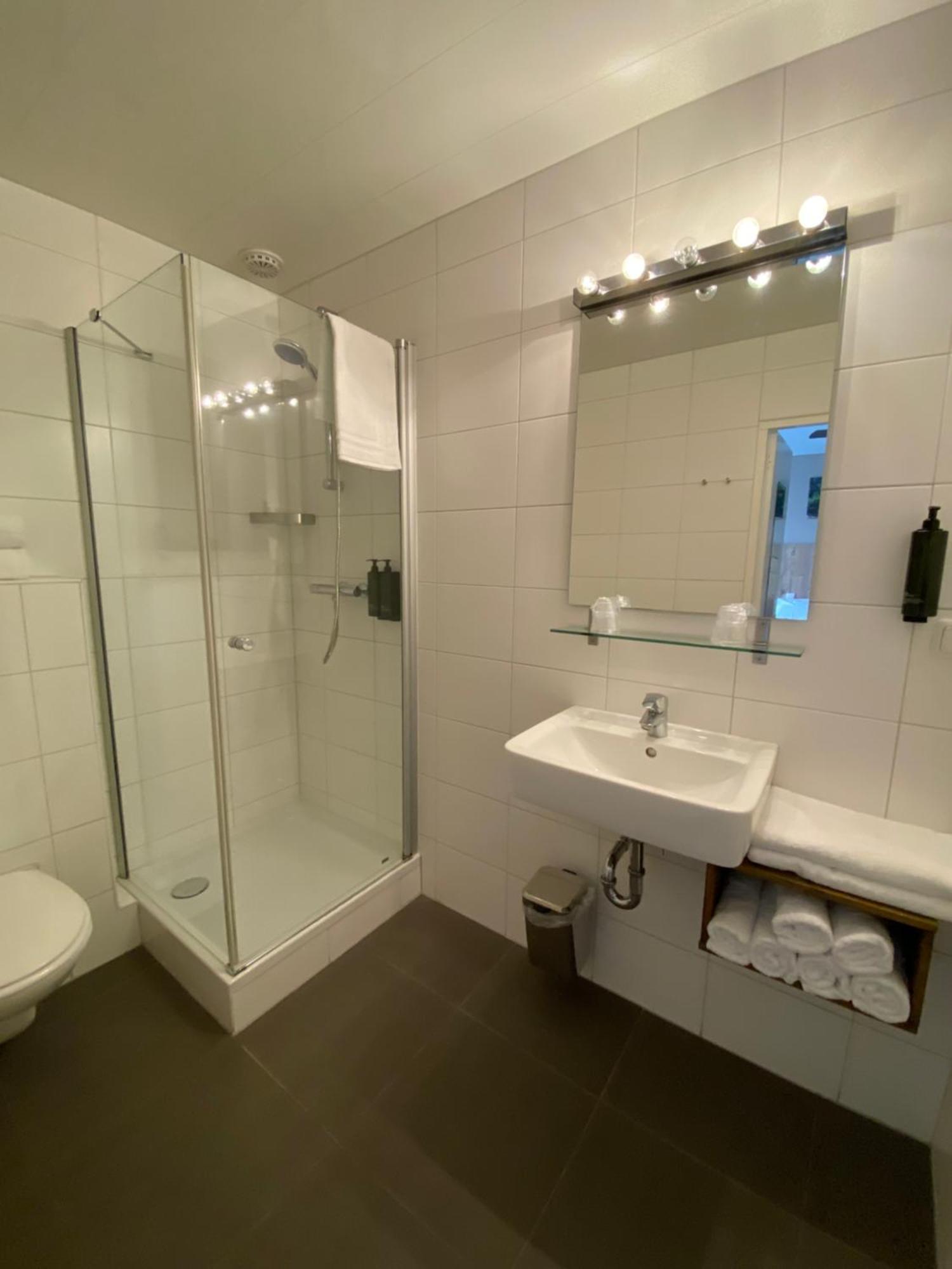 Hotel Emilia Kaatsheuvel Extérieur photo
